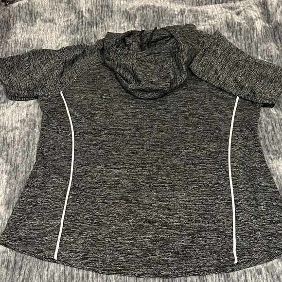 Under Armour Charcoal Pullover Hoodie BNWT - Picture 6 of 7